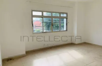 Vende-se prédio inteiro com espaço comercial e residencial! com 3 aptos em cima! - pr2150