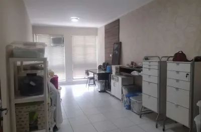 Sala comercial para alugar na Rua da Liberdade, --, Liberdade, São Paulo por R$ 1.300