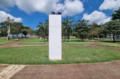 Terreno comercial à venda com 463,57m², localizado na AlamedaLéo Gomes de Moraes, no bairro Terras de Santa Martha, Ribeirão Preto.