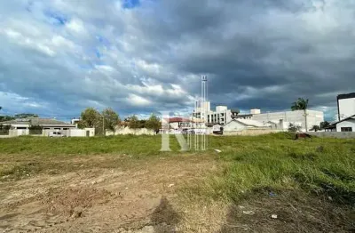 Oportunidade única! amplo e belíssimo terreno de 370m² à venda, localizado no bairro universitário,