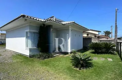 Casa à venda semi mobiliada próximo a br-101, creche e comércios locais, centro, tijucas, sc