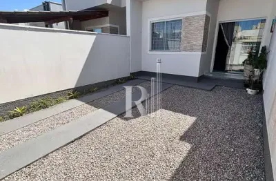 Casa à venda com 02 dormitórios, vaga de garagem, churrasqueira e área de lavanderia coberta, joáia