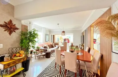 Apartamento à venda com 3 vagas e 2 terraços ótimos  parece uma casa!