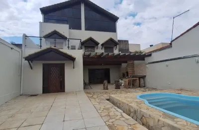 Casa com 3 quartos à venda na Rua Heloisa Santana Pinto, Vila Nova Cintra, Mogi das Cruzes