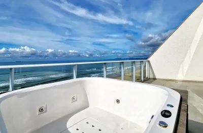 Apartamento mobiliado e diferenciado frente mar em navegantes.