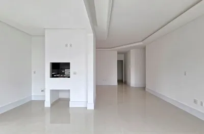 Apartamento com 3 suítes e 3 vagas no centro de itapema e a poucos metros da praia.