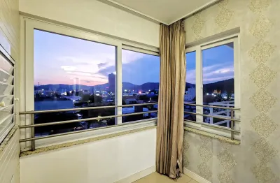 Apartamento mobiliado a venda com 2 suítes e 1 vagas próximo ao balneário shopping.