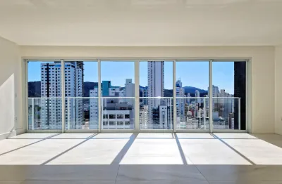 Apartamento com 4 suítes em andar alto e com terraço privativo no Centro de BC.