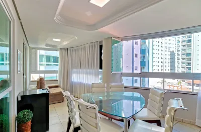 Apartamento com 2 quartos sendo 1 suítes, 2 vagas de garagem, quadra do mar na barra sul de balneário camboriú sc.