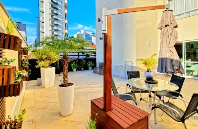 Apartamento com estilo de uma casa e a poucos metros da praia.