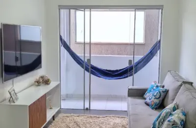 Apartamento mobiliado a venda com 2 quartos na rua 3300 e reta para a praia.