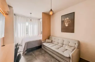 Reformado, automatizado e decorado a poucos metros da praia no centro de balneário camboriú - sc.