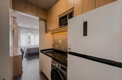 Reformado, automatizado e decorado a poucos metros da praia no Centro de Balneário Camboriú - SC.