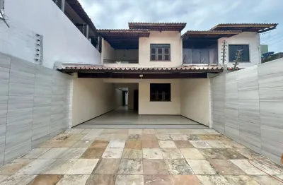 Casa duplex com 161m2, 4 suítes, 3 vagas na cidade dos funcionários