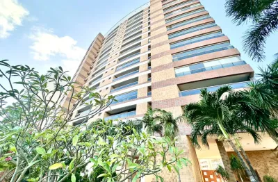 Apartamento com 256 m2, 4 suítes, escritório + DCE e 5 vagas  no Guararapes