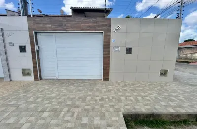 Casa duplex com 175m2, 3 suítes, Deck com cortina de vidro e 3 vagas na Maraponga