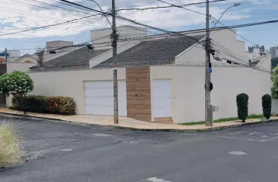 Belíssima casa no bairro cazeca a 300 metros do center shopping