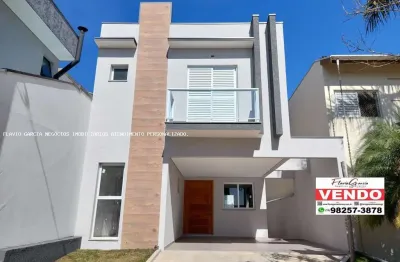 Sobrado para Venda em Mogi das Cruzes, Mogi Moderno, 3 dormitórios, 3 suítes, 4 banheiros, 4 vagas