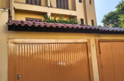 Sobrado de 2 Domitorios e 3 banheiros sendo 1 suite  no Bairro TRISTEZA