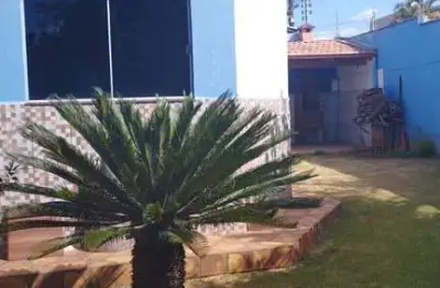 Casa com 2 quartos à venda na Avenida Carrinho Cunha, 1, Parque das Flores, Goiânia