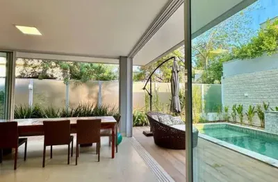 Casa com 4 quartos à venda na Avenida Diógenes Dolival Sampaio, 1, Jardins Valência, Goiânia