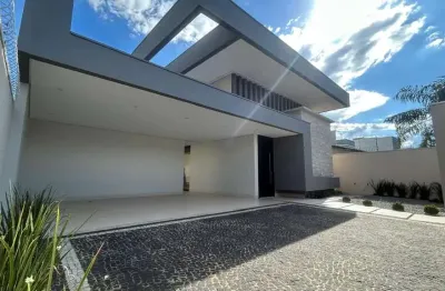Casa à venda na 509 sul - 4 suítes + escritório, piscina e mini campo de futebol