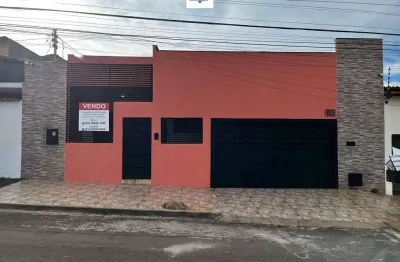 Casa com 3 quartos à venda na Rua Ana Cristina, 1, Jardim Ana Paula, Anápolis