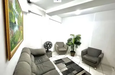 Casa à venda na Avenida Anhanguera, 1, Setor Central, Goiânia