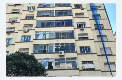 Apartamento Amplo com 140 m² no Coração de Copacabana, Próximo ao Metrô