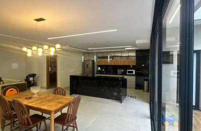 Sobrado de alto padrão à venda no jardins sevilha - 3 suítes, piscina aquecida e energia solar