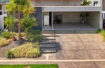 Casa com 3 quartos à venda na Rua Greco, 56, Jardins Itália, Goiânia