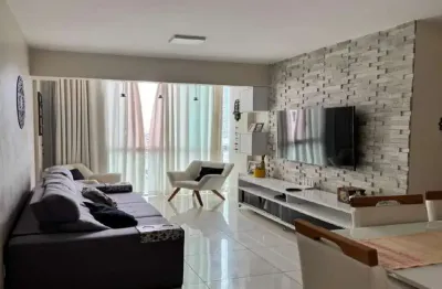 2014 - Apartamento com 3 quartos, sendo 1 suíte, completo em armários, 2 vagas de garagem, à venda