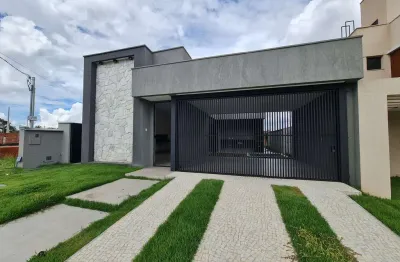 Casa térrea à venda no Jardins Bolonha - 3 suítes, piscina com hidromassagem