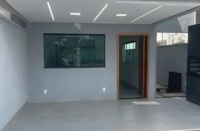 Casa Alto Padrão 3 Quartos com Suíte e Closet - Piscina com Hidromassagem