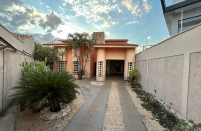 CASA À VENDA - 405 SUL, PALMAS/TO - ÚNICA NO LOTE E LOCALIZAÇÃO PRIVILEGIADA  Valor: R$ 550.000,00