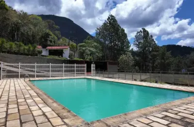 Mansão com 5 suítes à venda,  rua sem saída em iucas e 733m² construídos  10 minutos do centro