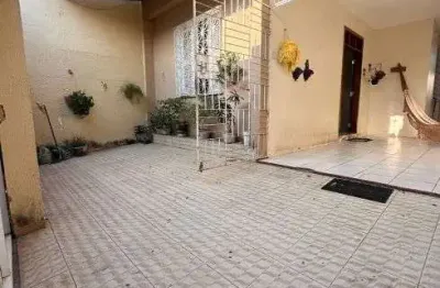 Casa com 3 quartos à venda na Rua Professor Nogueira, 193, Parque Araxá, Fortaleza