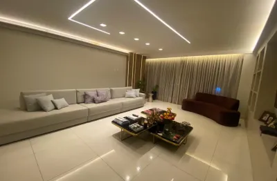 Altiplano em grande estilo: 247 m² de puro alto padrão — 4 suítes + clube completo