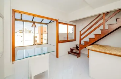 Apartamento de 1 dormitório com 2 banheiros e garagem, vem conhecer.