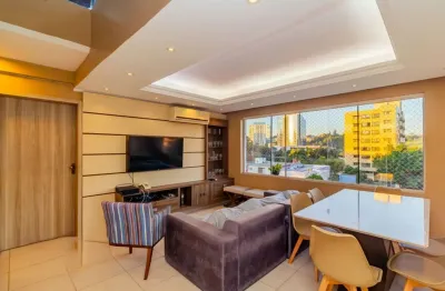 Reformada, moderna e pronta para morar, essa cobertura com 205m² privativos oferece conforto, privacidade e muito estilo: