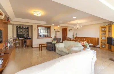 Higienópolis - São 3 dormitórios, sendo 1 suíte, com uma planta inteligente que separa bem as áreas sociais e íntimas, garantindo privacidade e fluidez no dia a dia.