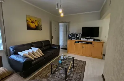 Apartamento ensolarado, reformado e pronto para morar — daqueles que você visita e sente que está tudo certo.