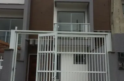 Lindo geminado de alto padrão, nunca habitado. ótima localização