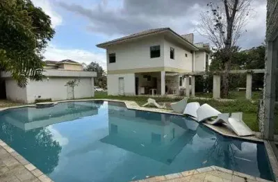 Mansão no condomínio itapuranga 03, esquina terreno de 1.600m2