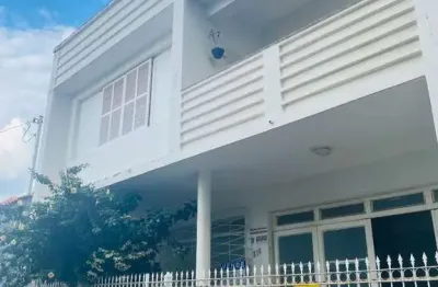 Casa com 4 dormitórios à venda, 247 m² por r$ 900.000,00 - centro - itajubá/mg