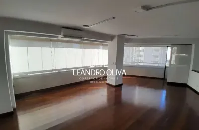 Vende se apartamento na Aclimação    245 m² | 3 suítes | 4 vagas | Alto padrão