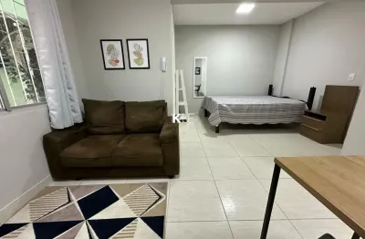 Kitinete mobiliada à venda no Kobrasol - ideal para morar ou investir