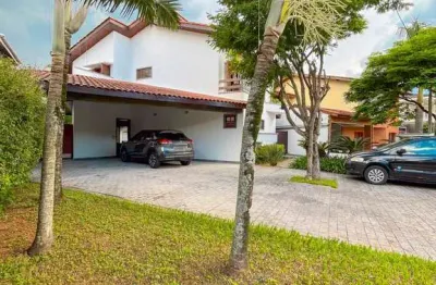 Casa em condomínio fechado com 4 quartos à venda no Alphaville, Santana de Parnaíba  por R$ 2.390.000