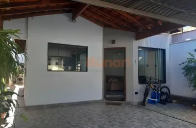 Linda casa com edícula e dois dormitórios no terra rica iii, pompéia em piracicaba