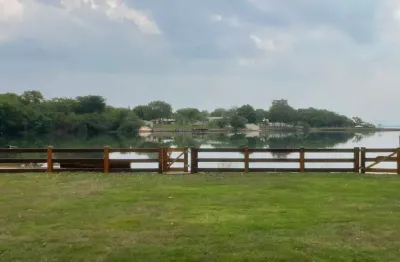 Excelente chácara beira lago. - proximo a palmas (luzimangues)